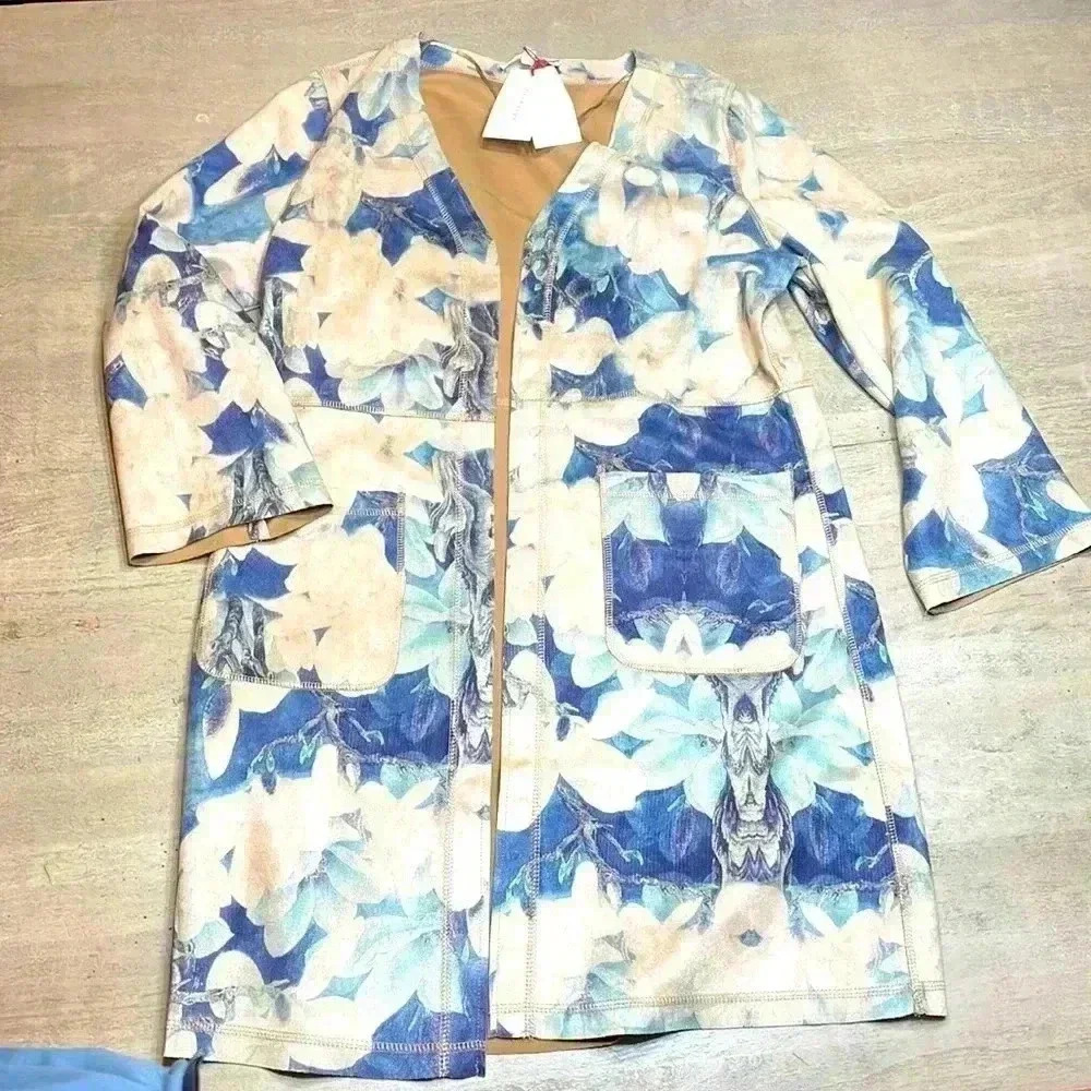 NWT Solitaire opened cartigan, size medium.